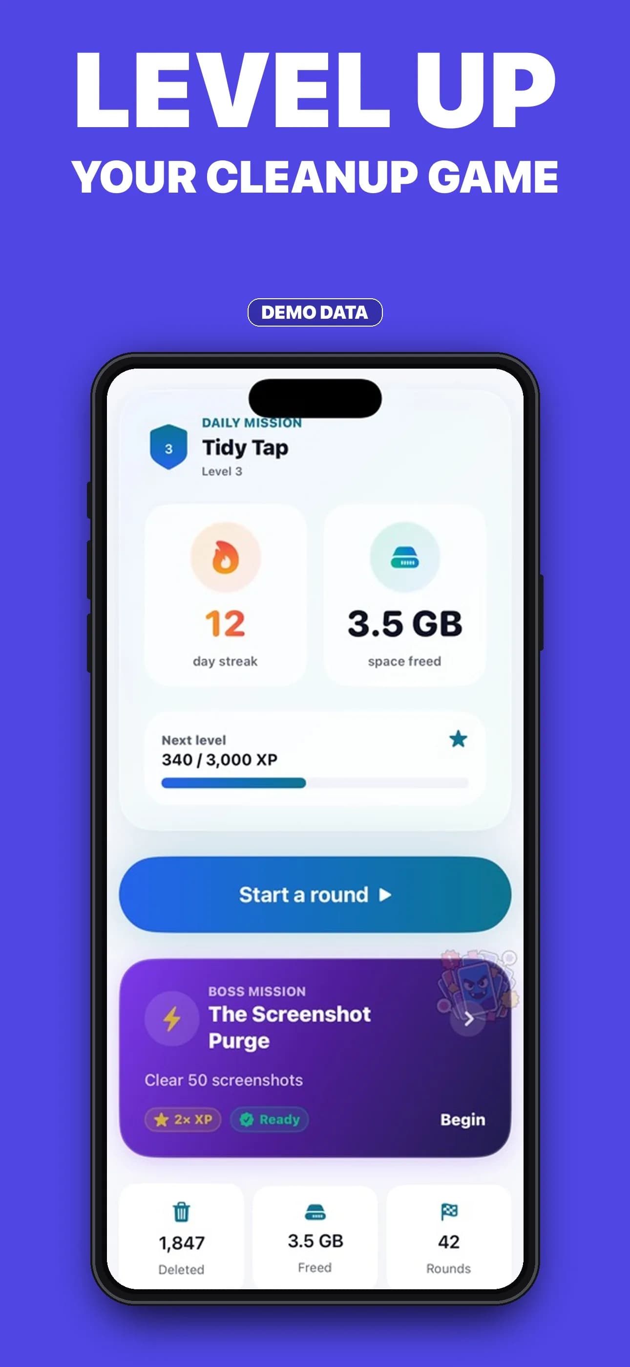 SwipeClean home screen with level, streak, storage freed, and start-round controls